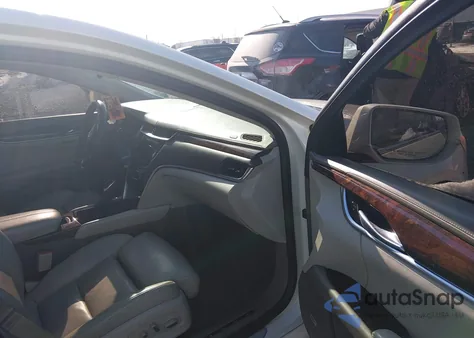 2013 Cadillac Xts Platinum z USA, uszkodzony, nr VIN 2G61V5S38D9137406